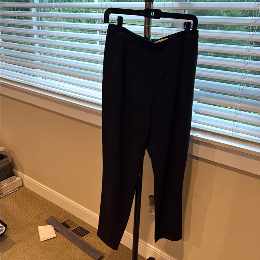 Alice + Olivia Elegant Black Straight Leg Pants